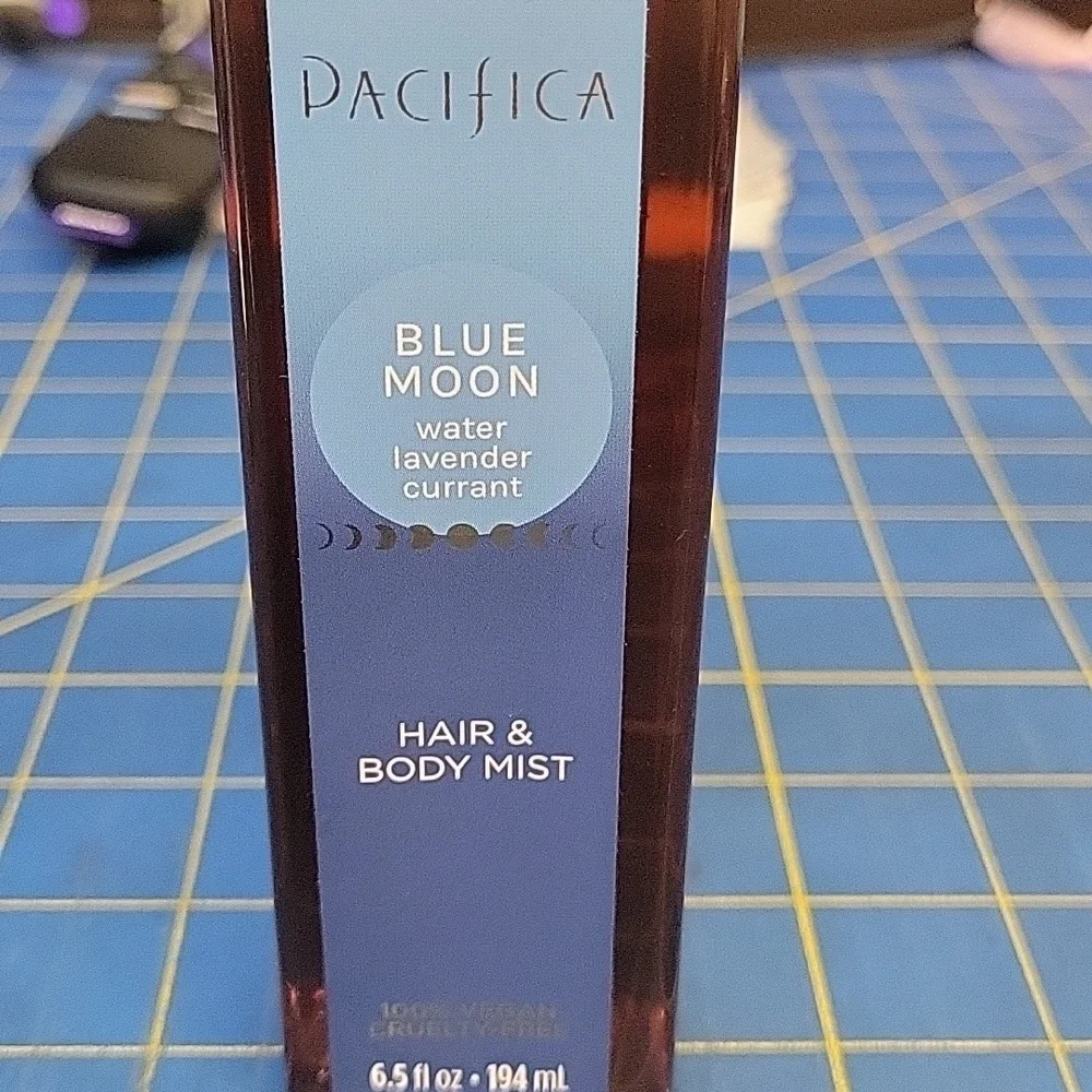 Pacifica Blue Moon Hair & Body Mist Water Lavender Currant 194ml Spray Bottle